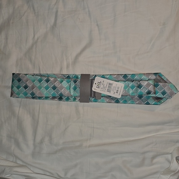 Geoffrey Beene extra long men's tie - Picture 2 of 2